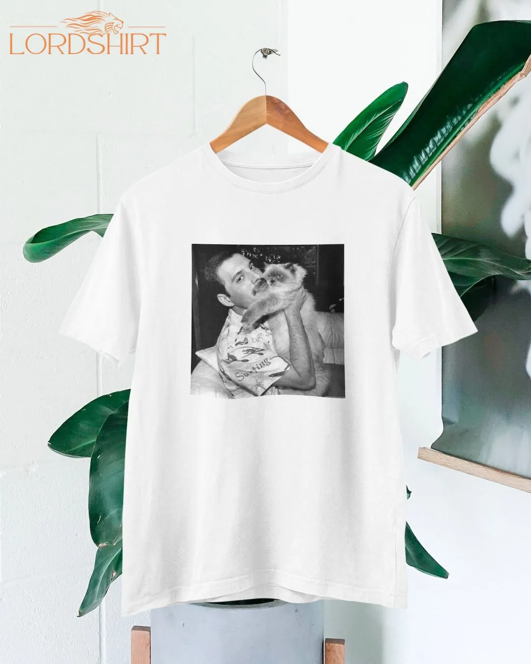 Freddie Mercury And His Cat Photo T-shirt Freddie Mercury