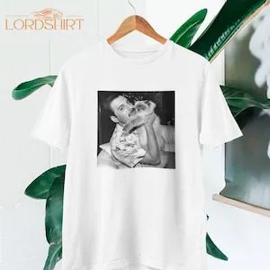 Freddie Mercury And His Cat Photo T-shirt Freddie Mercury